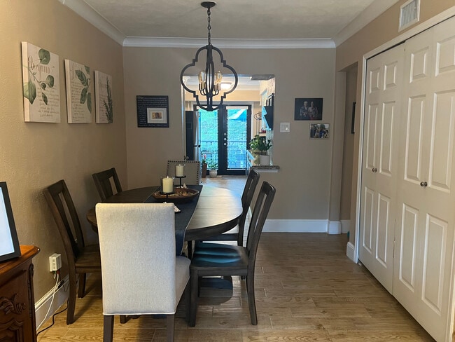 Dining room - 7732 Meadow Rd Unit 211