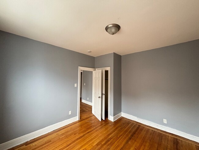 Photo - 149 Zabriskie St