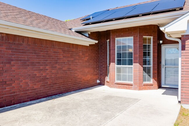 Photo - 4403 Foster Ln