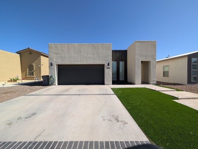 Building Photo - 6141 Hidden Psge Ave