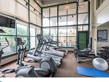 Photo - 2429 Locust St Unit 615