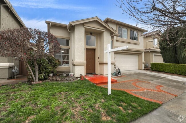 Building Photo - Beautiful Bright and Airy 4-Bedroom House ...