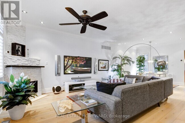 Photo - 55 Woodbine Ave