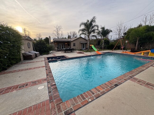 Photo - 11235 Densmore Ave