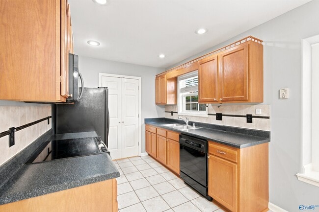 Photo - 2524 Clovis Rd SW