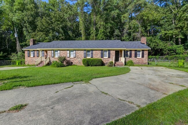 Building Photo - Beautifully Renovated 3-Bedroom Home in Co...