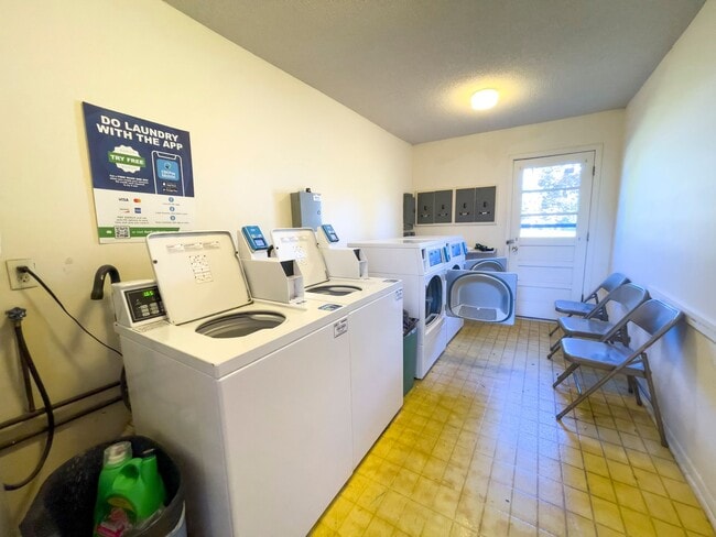 Photo - Spacious 2 Bedroom! Unit 3G