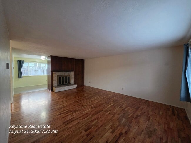 Building Photo - 3590 Hilyard St Unit 01011
