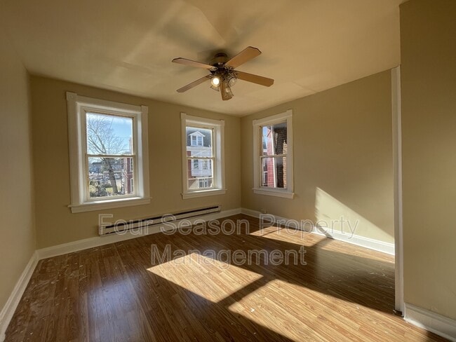 Photo - 616 W Franklin St