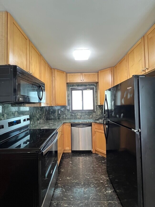 Photo - 2903 W Berwyn Ave Unit 1S