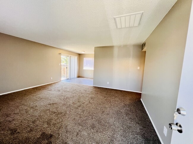 Photo - 3108 W Walnut Ave