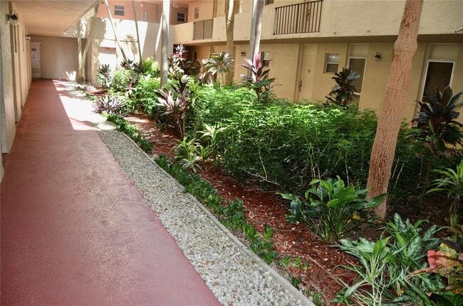 Building Photo - 406 NW 68th Ave Unit 107