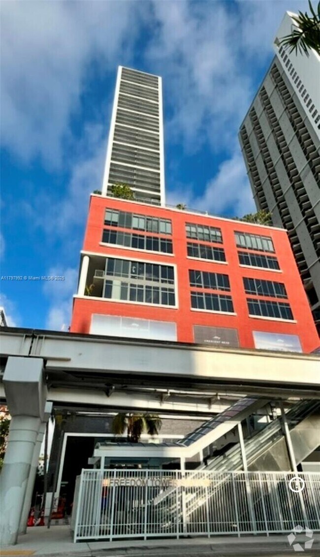 Building Photo - 159 NE 6th St Unit 4605 Rental