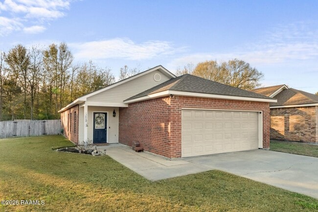 Building Photo - 128 Bottle Brush Ln