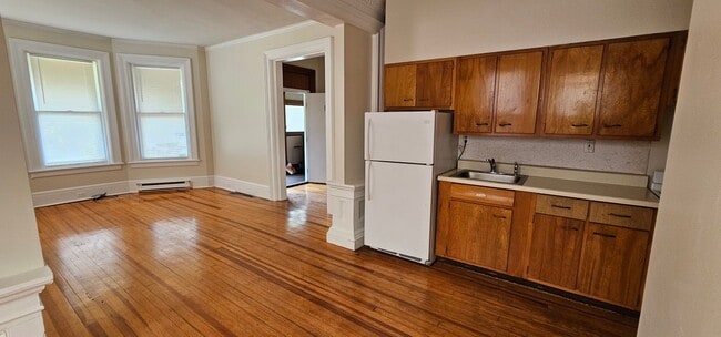 Building Photo - 834 Union St Unit 834 Union St. - 1