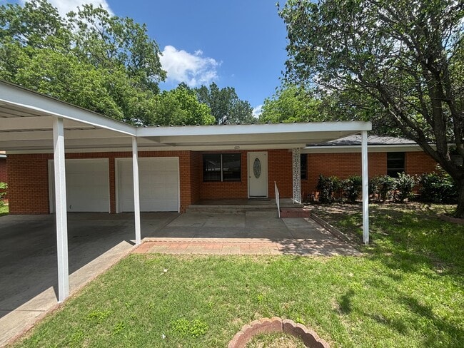 Photo - 605 N Joyce St