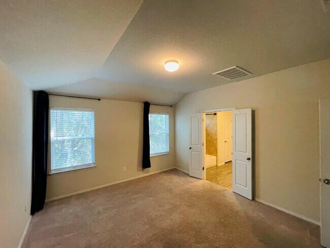 Photo - 3803 Overhill Dr