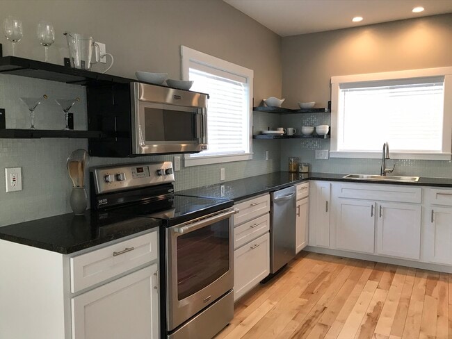 Kitchen - 1601 Niles Ave Unit Apt. A