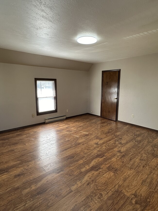 Photo - 713 N Main St