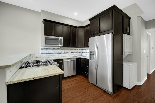 Building Photo - 2333 W Montana St Unit 2