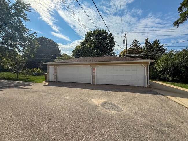 426 Rushmore Ln Unit 3