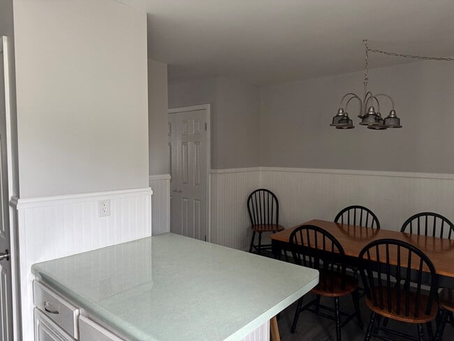 Photo - 7203 Bunting Rd