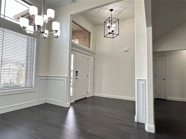 Photo - 910 Sunset Ln