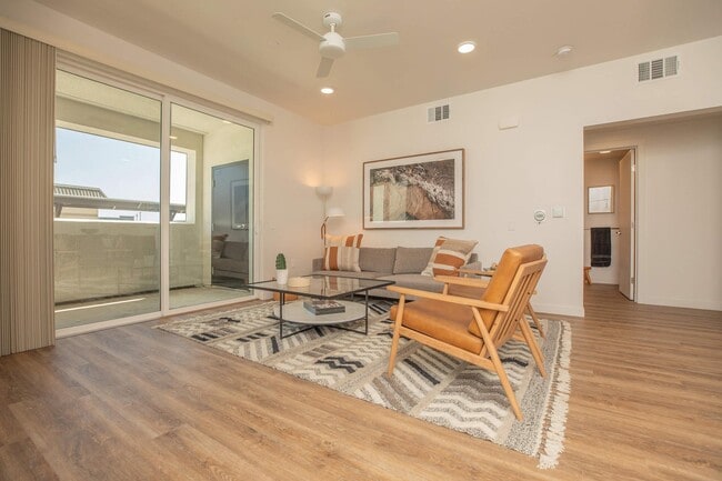 2x2 Living Room w/ Patio - Mossdale Landing