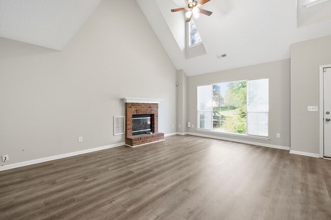 Photo - 3378 Chadbury Dr NW