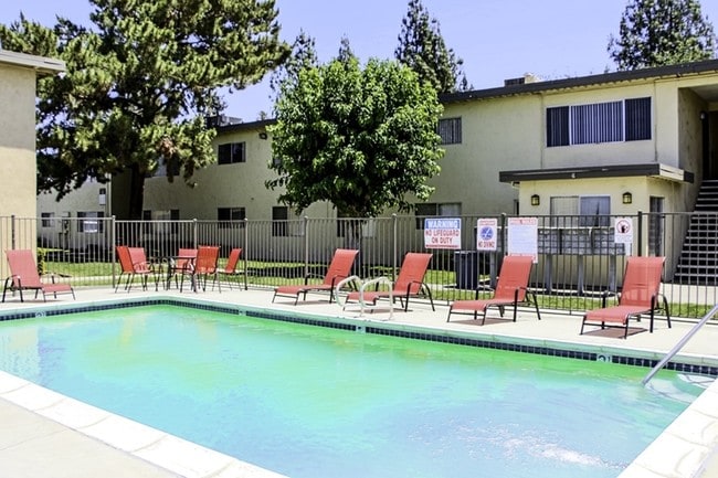 Sequoia Ridge - Sequoia Ridge Apartments