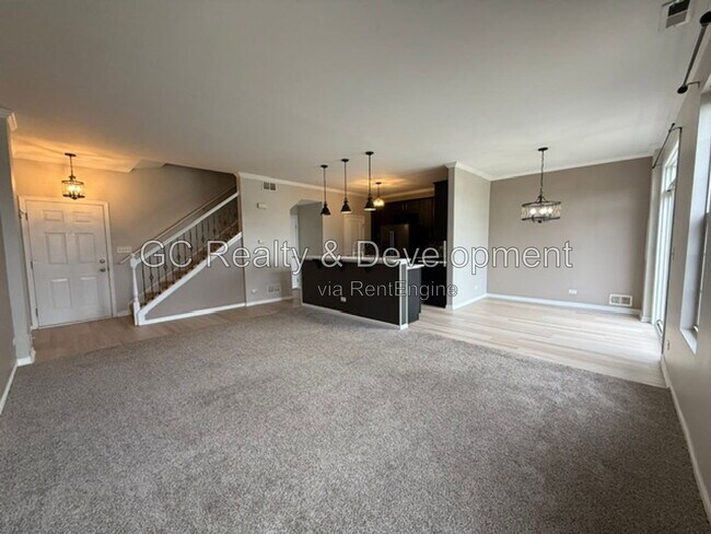 1033 Heron Cir