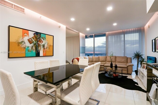 Photo - 92 SW 3rd St Unit 2808