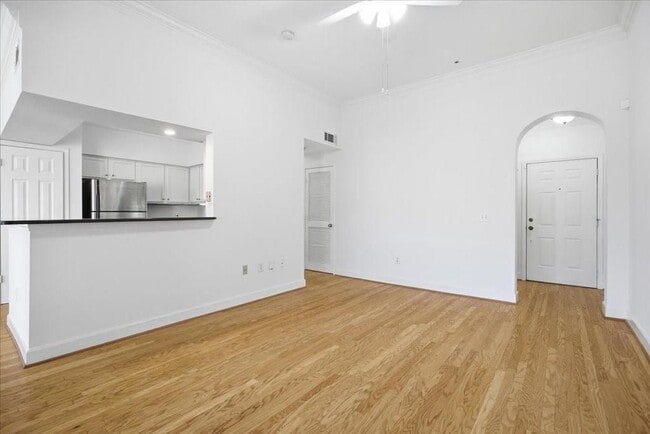 Photo - 3777 Peachtree Rd