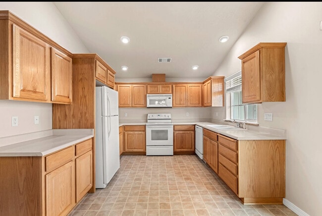 Building Photo - 1699 Nunnwood Ln Rental