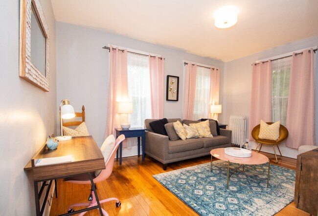 636 Washington St Unit 5
