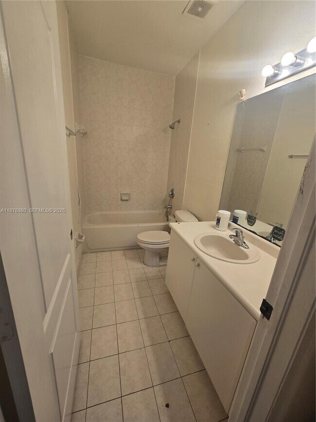 Photo - 1661 SE 28th St Unit 203