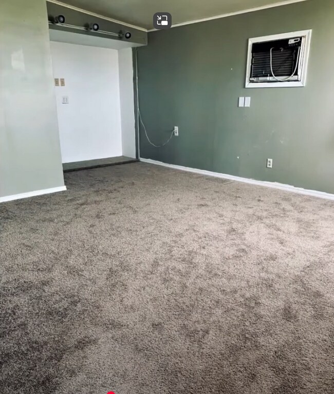 Photo - 2731 Elgin Rd NE