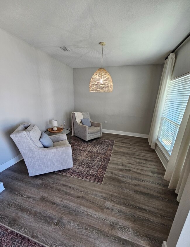 Photo - 5825 Danbury Blvd