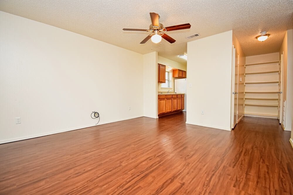 Photo - 100 Sunset St