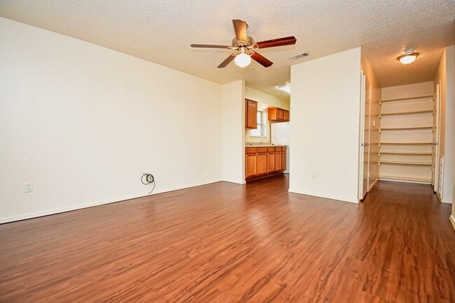 Photo - 100 Sunset St