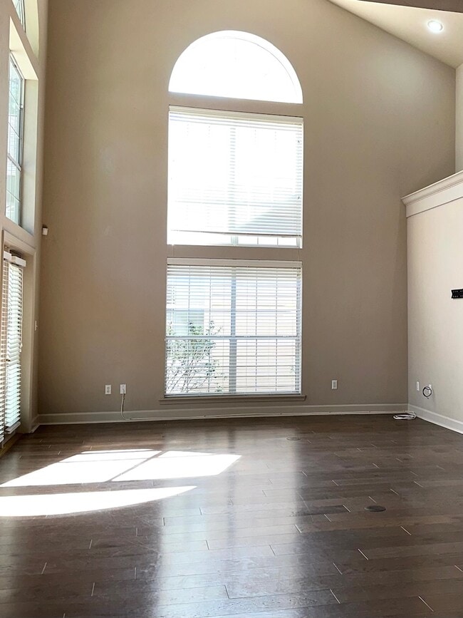 Photo - 10947 Palmetto Blvd