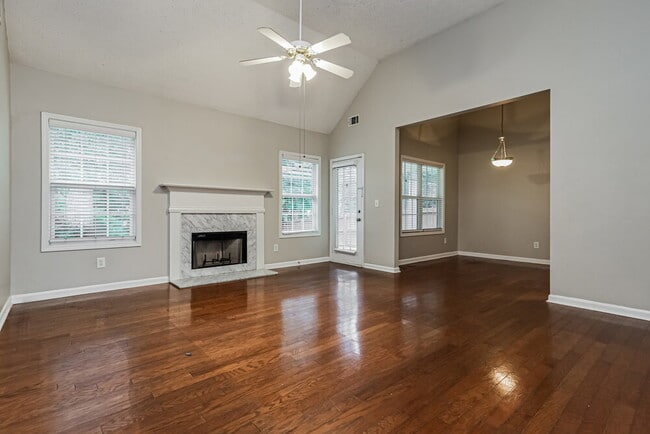 Photo - 437 Camella Cir