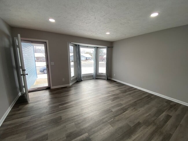 Photo - 2147-2149 Countrywood Dr SE Unit 2147 Countrywood Dr SE