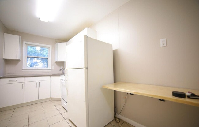 Building Photo - 214 Fairmount Ave Unit 2 Rental