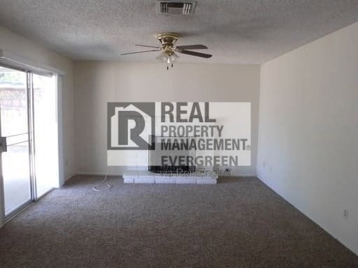 1670 W Terry Ct