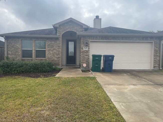 Great location in the Calallen Area! - Great location in the Calallen Area! House