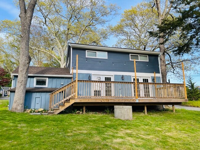 43 Lake Dr