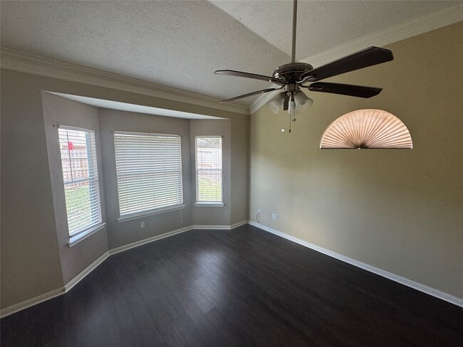 Photo - 2426 Hannover Way