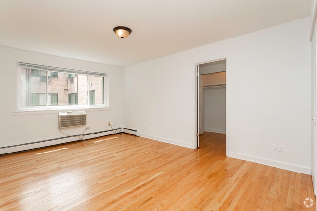 Photo - 6211 N Kenmore