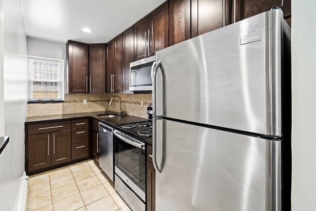 48 Roseland Avenue Apartments